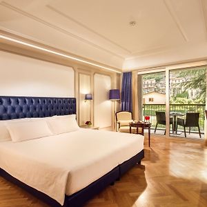 Deluxe Zimmer mit Kingsize-Bett